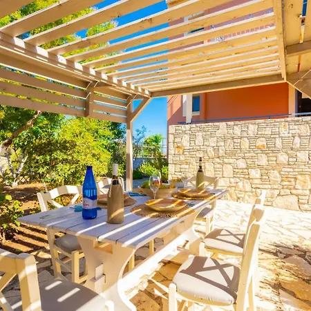 Canova * Mesovounia (Kefalonia)