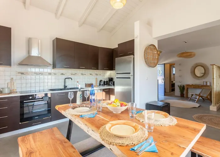 Canova Mesovounia (Kefalonia)