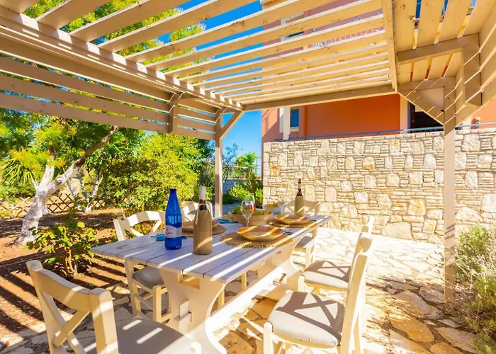 Canova * Mesovounia (Kefalonia)